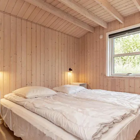 8 Person Holiday In *